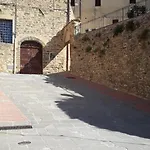 Poggio La Grognola 3*