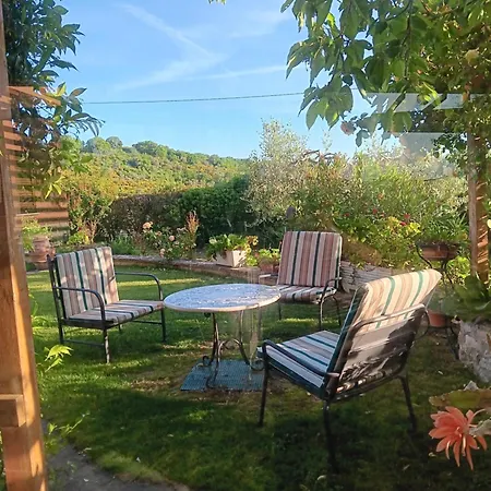 Poggio La Grognola Bed & Breakfast *